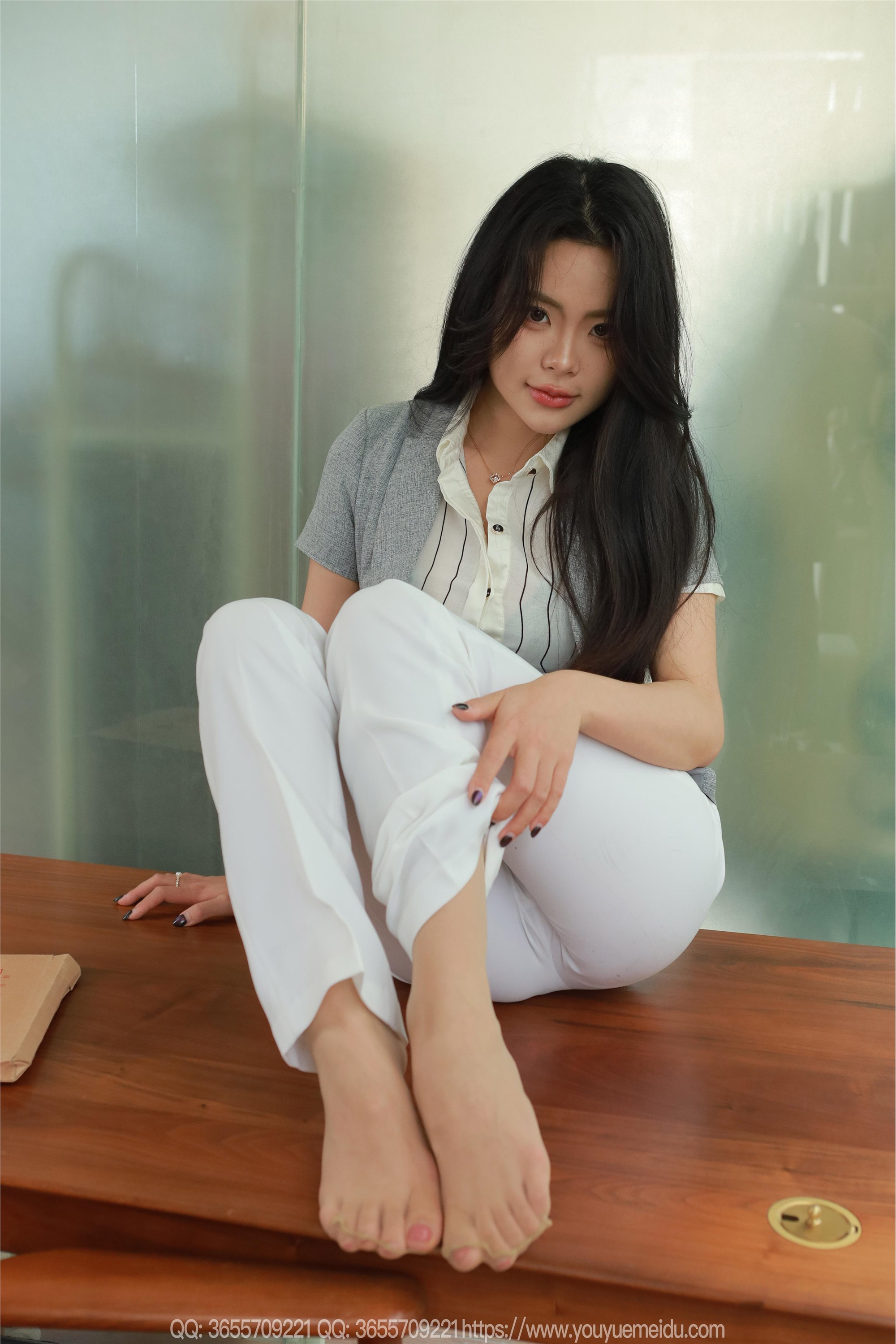 IESS异思趣向  2025.04.23 丝享家 2035 兔兔《白色裤里丝》